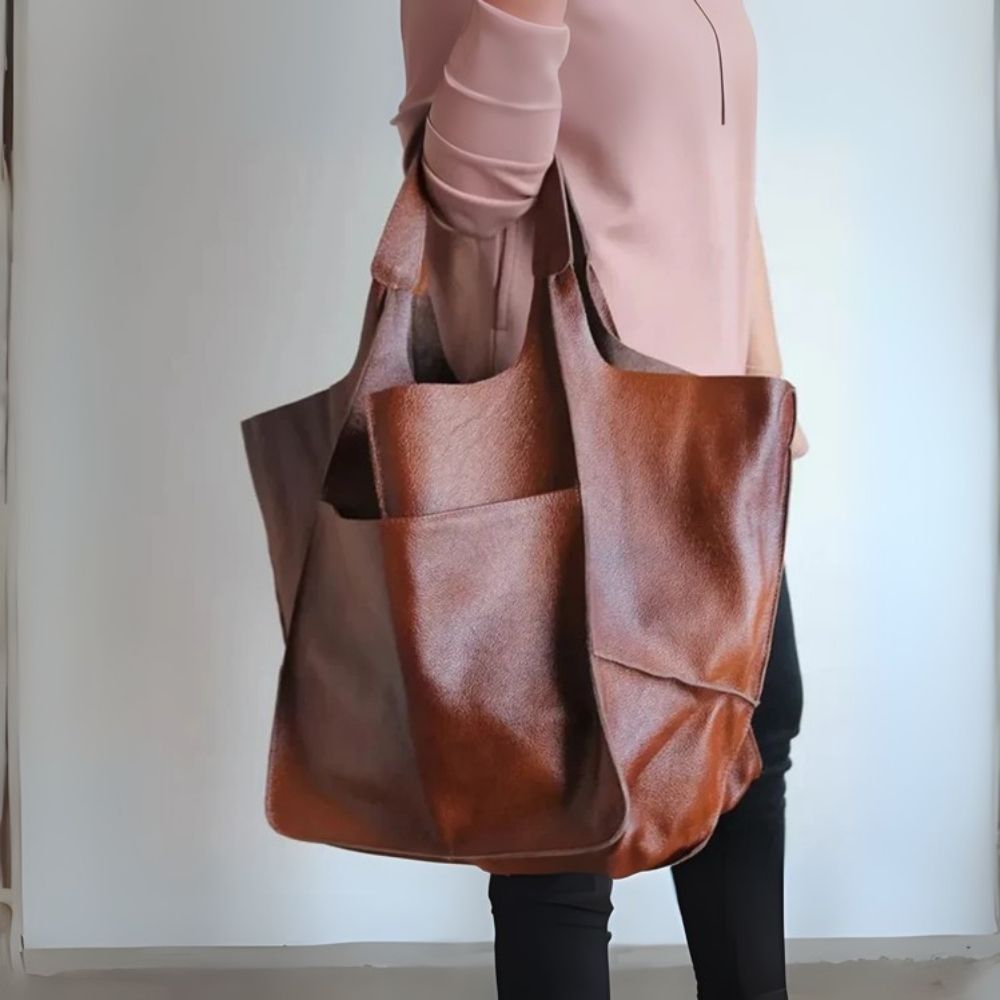 Laura’s Timeless Allure | Vintage Bag